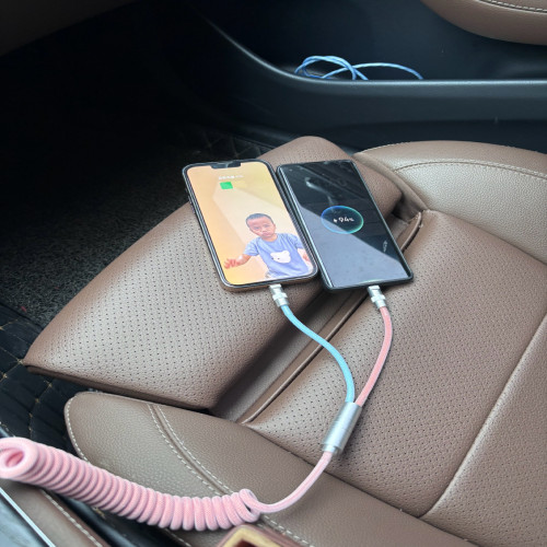 USB 一拖二車用拼色彈簧線適用華爲蘋果手機carplay12W數據充電線