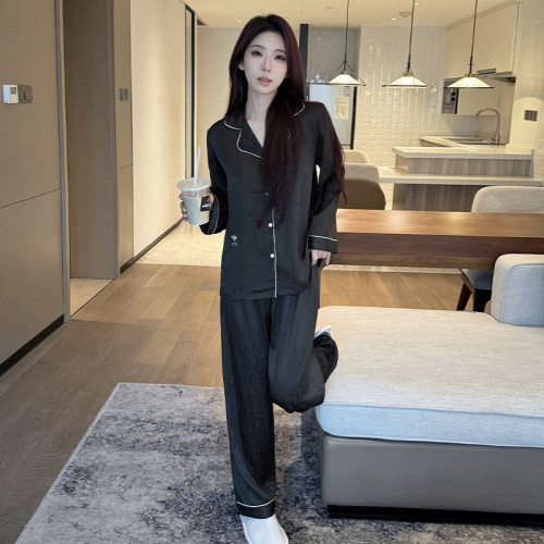 知禮高級感長袖長褲提花刺綉套裝睡衣女款時尚四季居家可外穿設計