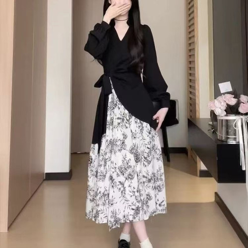 秋裝新款新中式國風水墨花花拼接長袖連衣裙顯瘦設計感收腰長裙子
