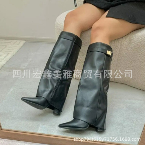 女鞋新款尖頭大筒圍直筒金屬釦中長筒靴子大碼粗跟褲管靴女靴
