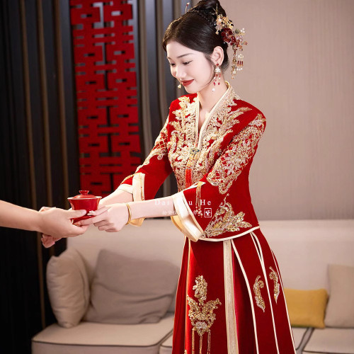 小個子絲絨V領秀禾服新娘 2024新款低領結婚禮服敬酒服中式嫁衣