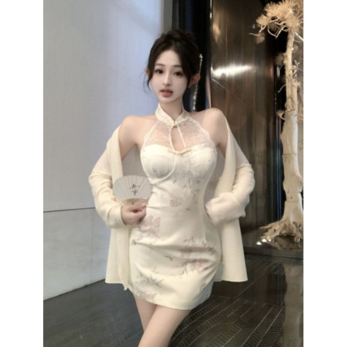 新中式國風旗袍改良年輕款少女性感辣妹蕾絲修身包臀掛脖連衣裙夏
