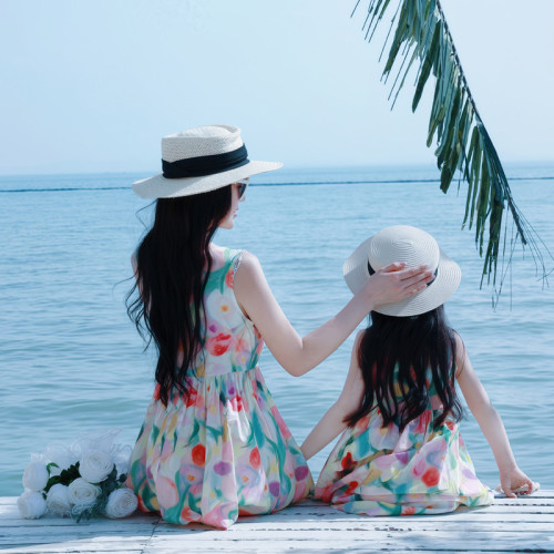 親子裝母女連衣裙2025夏季無袖韓版花朵洋氣純棉度假海邊女童裙子