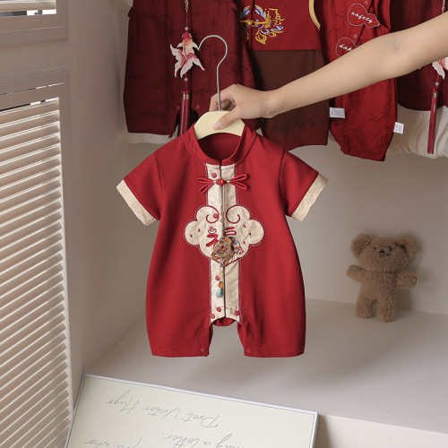 抓周嬰兒衣服紅色喜慶周嵗宴寶寶夏季薄款連體衣國風禮服夏裝哈衣