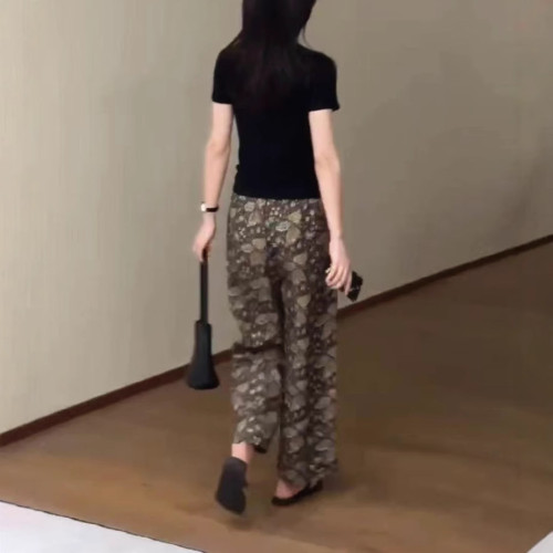 25220大愛美依緣2025夏季新款純色修身短袖T恤時尚印花九分褲顯瘦