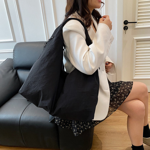 百搭大容量通勤單肩包女時尚休閒帆布托特包2025新款慵懶風腋下包