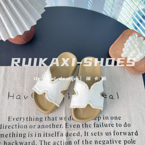 博肯拖鞋女童2025年新款高級感法式軟底沙灘涼拖鞋配裙子一字拖鞋