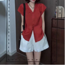25375大愛美依緣2025夏季新款v領單排釦純色小衫高腰寬松短褲女潮