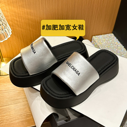 紫萱知加寬加肥厚底涼拖鞋女夏外穿2025新款防滑一字拖鞋沙灘涼鞋
