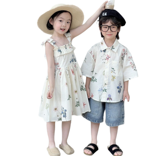 親子裝一家三口高級感夏季2025新款母女款連衣裙海邊度假花襯衫潮