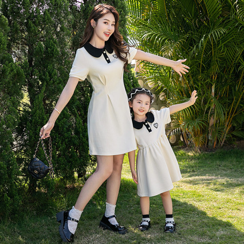 網紅韓版母女親子裝2024夏裝新款洋氣女童連衣裙親子全家服攝影服