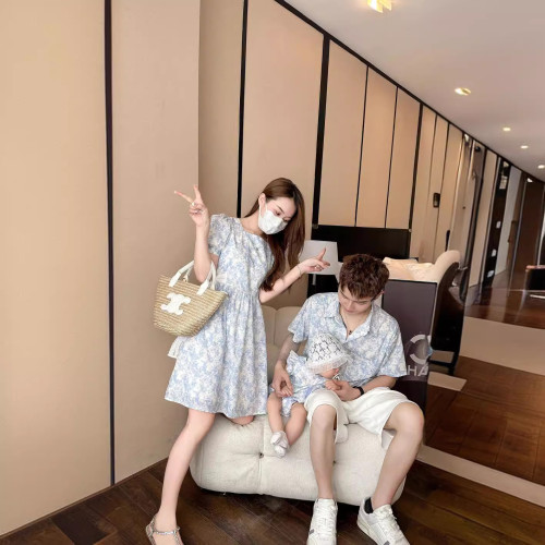 抖音同款韓版2025新品蝴蝶結小碎花親子連衣裙青花瓷中國風童裝潮