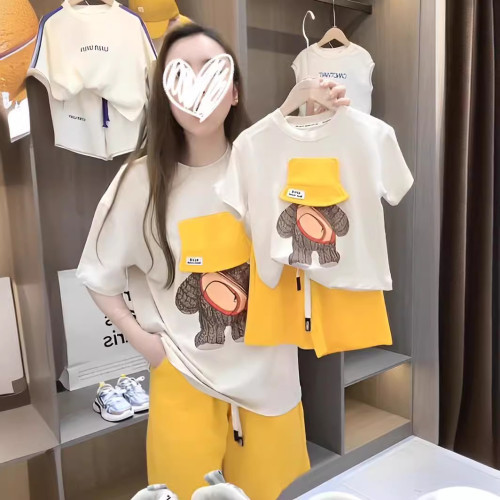 炸街親子裝2025夏裝一家三口母子母女戴帽小熊短袖t恤嬰兒連體衣