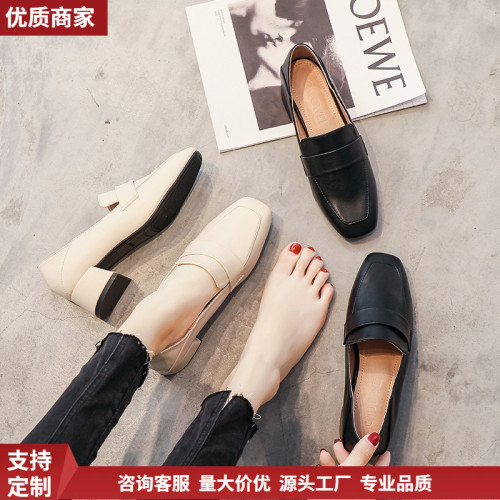 單鞋女2025新款英倫風休閒復古學院風小皮鞋女大碼粗跟鞋
