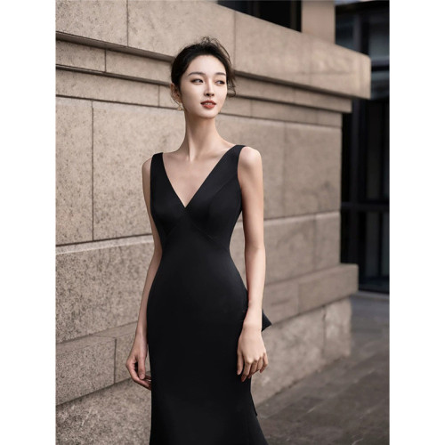 歐美宴會晚禮服2025新款V領黑色連衣裙輕奢名媛氣質修身魚尾禮服