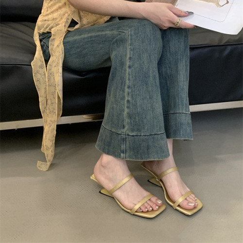 小衆設計感一字拖鞋仙女鞋子2025新款夏季坡跟法式方頭小涼拖涼鞋