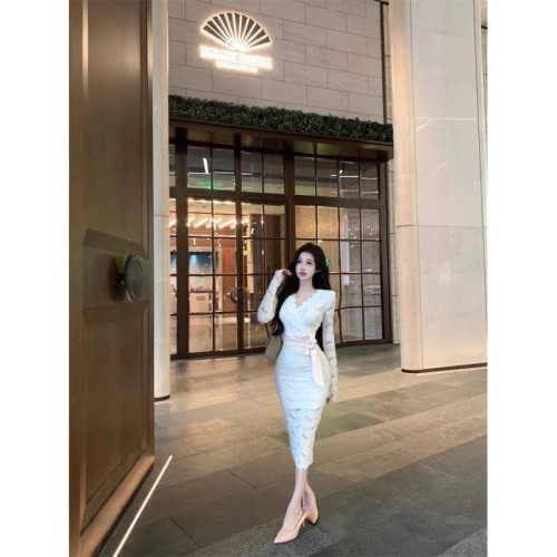 紫色v領蕾絲連衣裙女春季長袖修身綁帶中長款輕熟風收腰包臀裙子