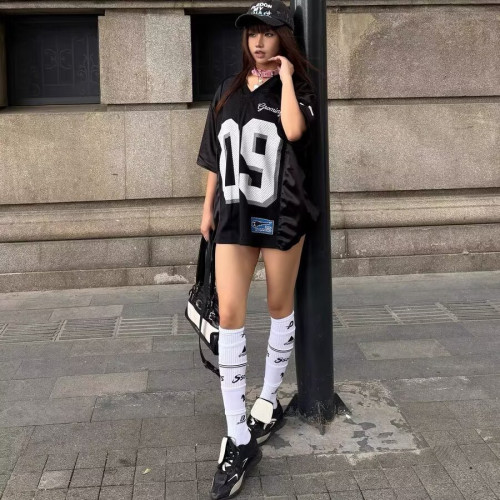 美式運動風短袖T恤女夏季撞色數字球衣設計感V領網眼嘻哈半袖上衣