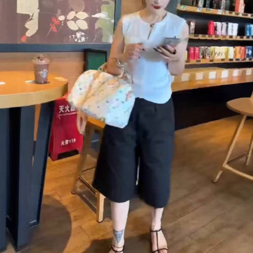 25718新大愛美依緣2025夏季新款韓版洋氣無袖背心高腰五分褲女潮