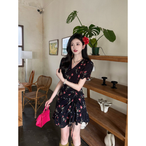 大碼茶歇法式連衣裙女夏季赫本風甜美碎花裙開叉胖MM遮肚顯瘦裙子