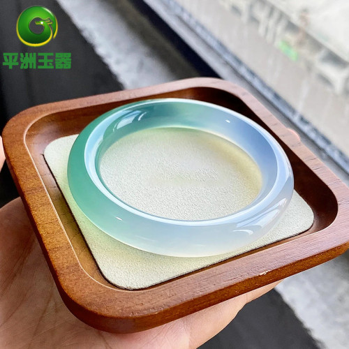 翡翠玉手鐲女款緬甸天然高冰種飄綠翡翠手鐲半山半水白底青鐲