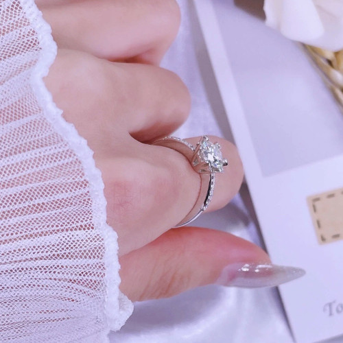 18k白金正品莫桑石戒指D色女1克拉倣真鑽戒婚戒經典六爪鉑金