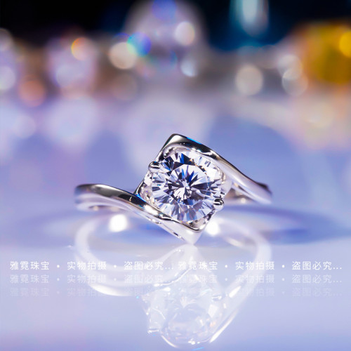 鉑金莫桑石仿真鑽四爪牛頭光臂愛心戒指天使之吻婚戒簡約款鑽戒女