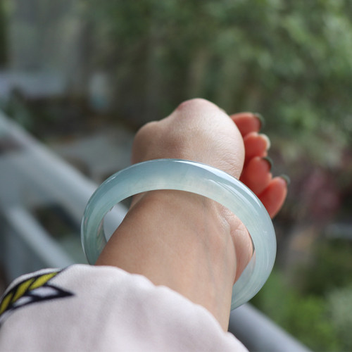 緬甸翡翠手鐲女油青圓條貴妃橢圓玉手鐲冰透少女款冰糯種緬甸首飾