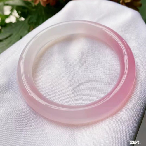 鬱金香淺粉色冰種玉髓瑪瑙手鐲白加粉圓條少女美人鐲漸變玉鐲