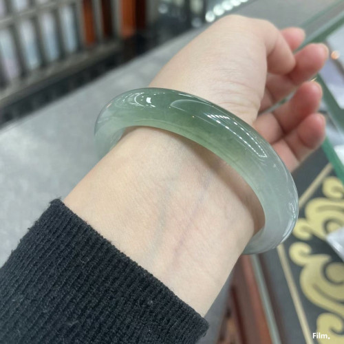 緬甸翡翠手鐲冰糯種晴水油青飄花女玉鐲子正圈貴妃鐲老坑滿綠陽綠