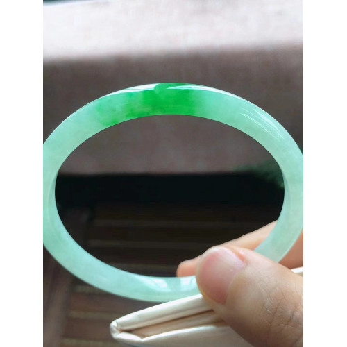 天然緬甸翡翠小叮噹手鐲子玉手環細圓條飄陽綠色白冰糯種水美人條